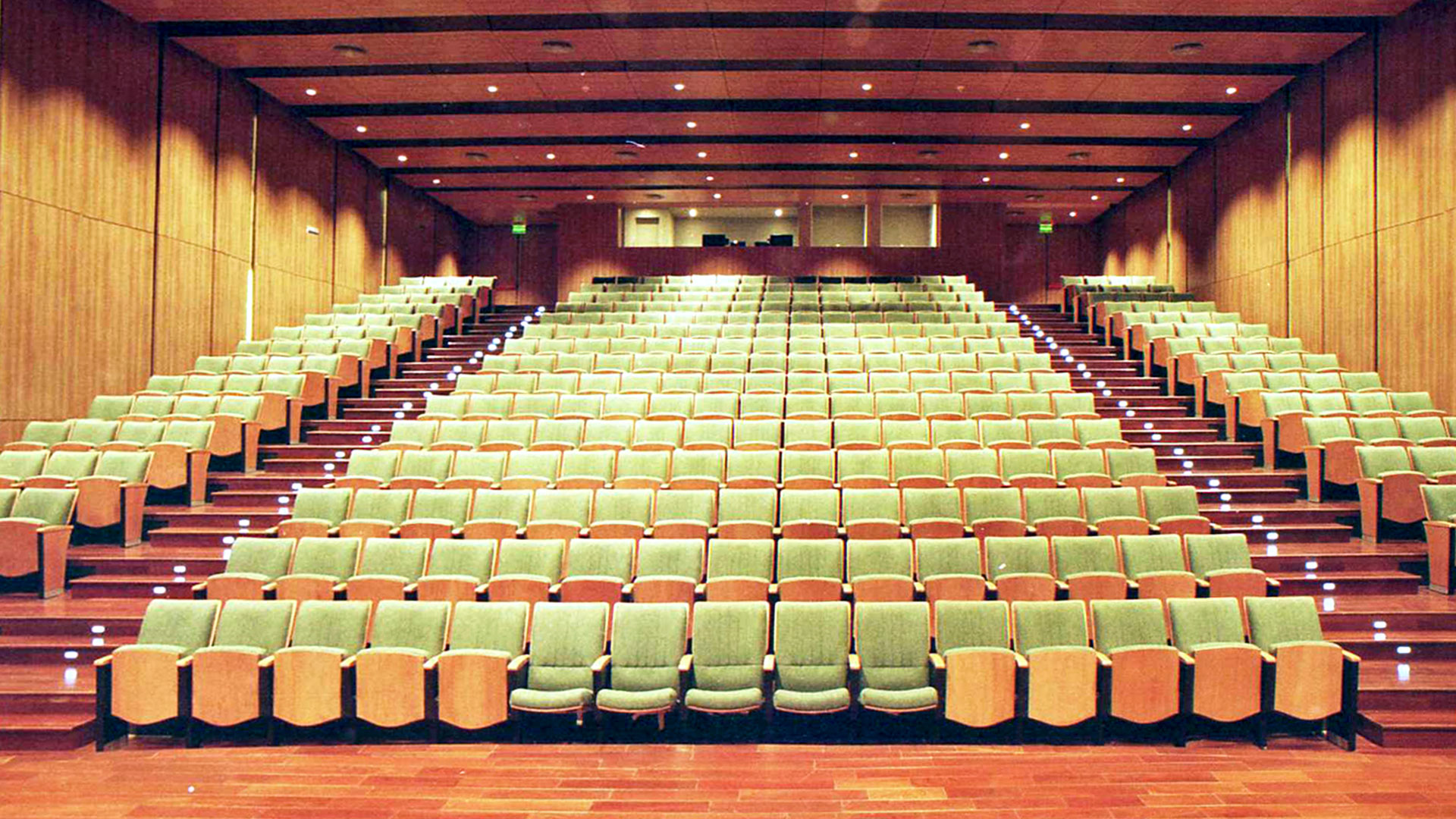 butacas para auditorios, butacas para cines, butacas para teatros, butaca modelo comedia, auditorio centro cívico san juan,