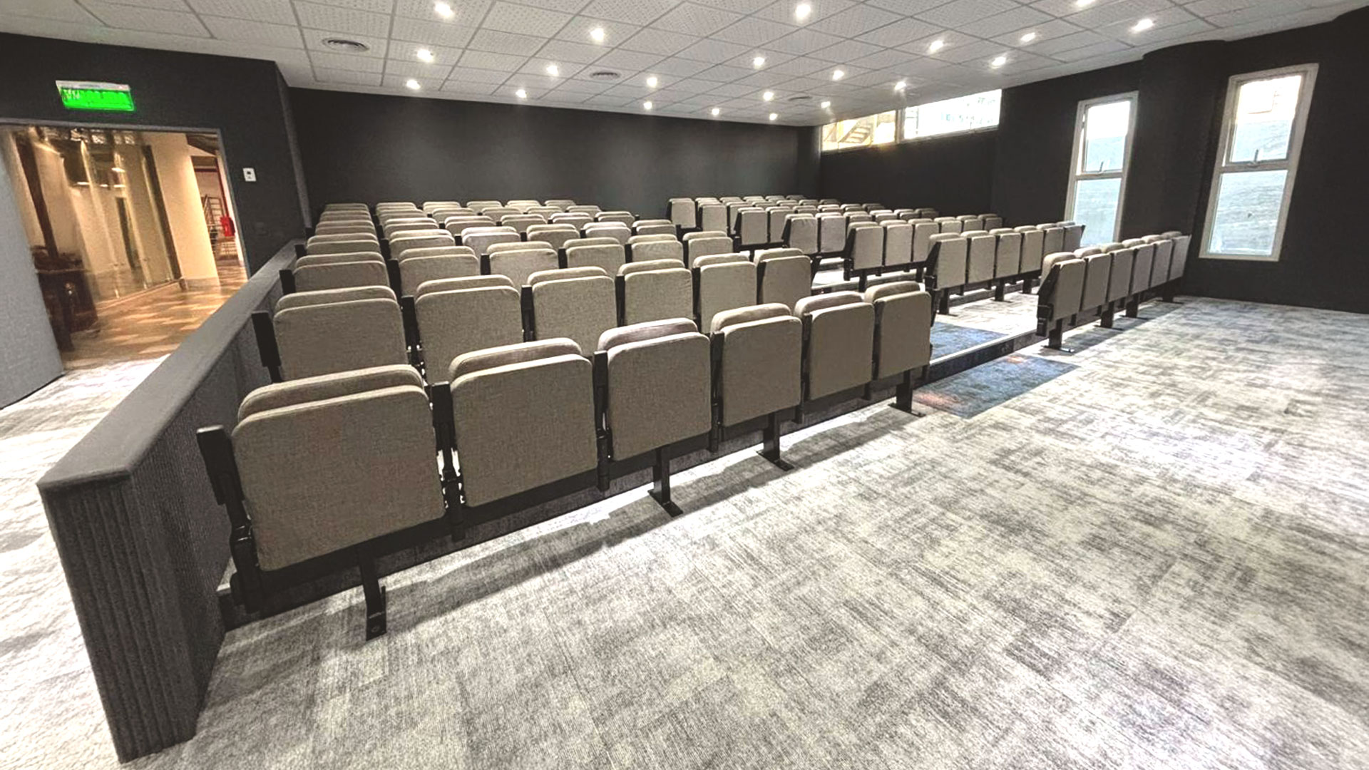 UMAI equipamiento para auditorio